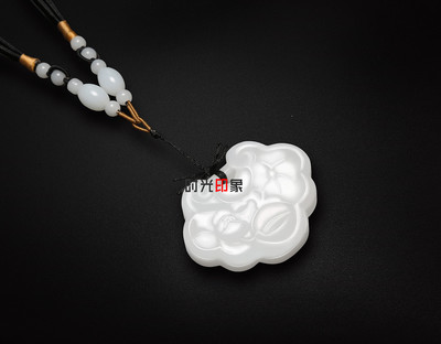 珠寶玉器拍攝技巧 玉佩與五金交電場(chǎng)景的藝術(shù)表現(xiàn)