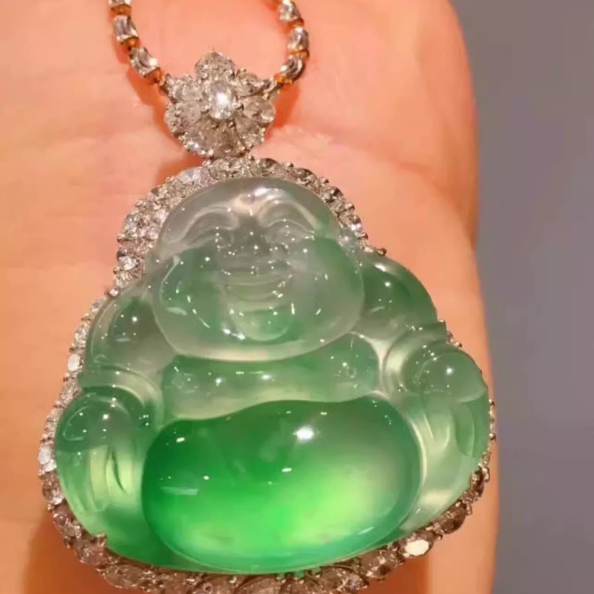 緬甸天然翡翠佛公 玉器珠寶中的祥瑞與智慧