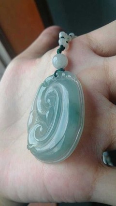 冰糯如意 藍色飄花的玉器之美